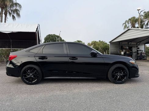 Used 2023 Honda Civic Sport image 4
