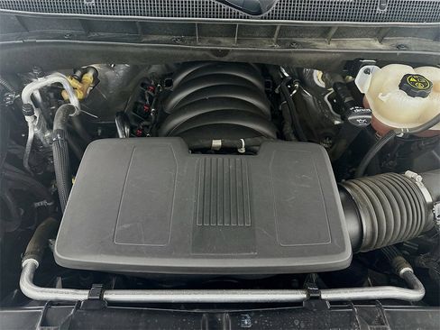 Used 2023 Chevrolet Suburban Premier image 32