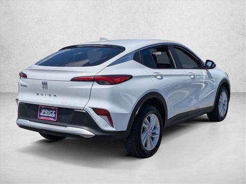 Used 2025 Buick Envista Preferred w/ Advanced Safety Package image 5