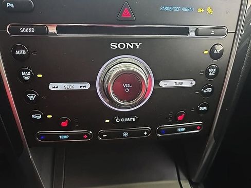 Used 2018 Ford Explorer Sport image 23