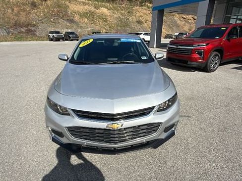 Used 2017 Chevrolet Malibu LT w/ Leather Package image 9
