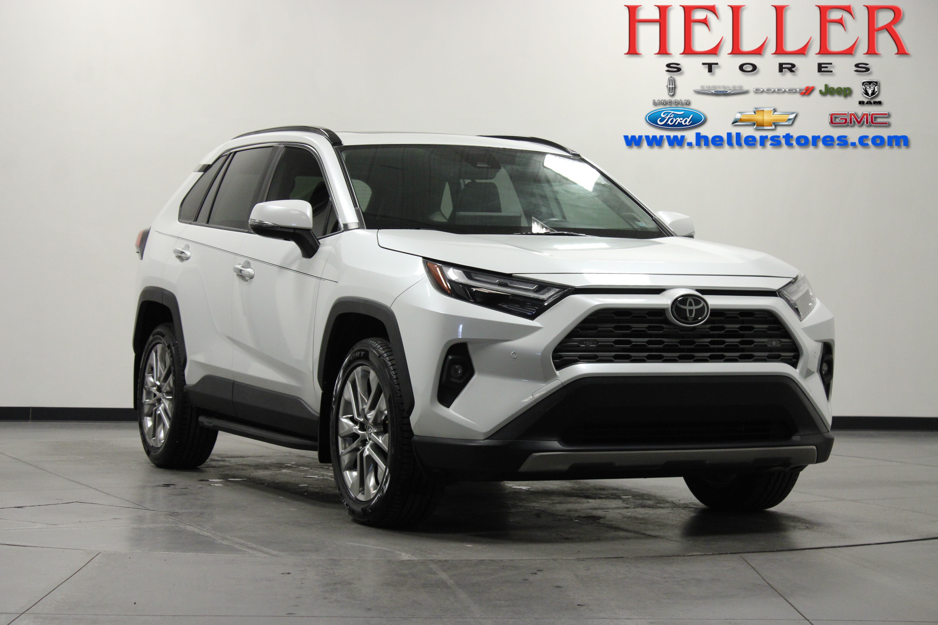 Used 2023 Toyota RAV4 Limited FWD image 1