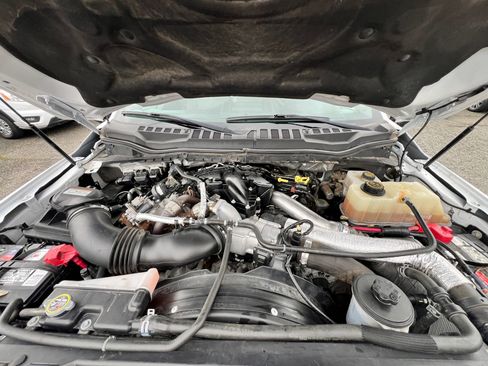 Used 2018 Ford F350 XLT image 24