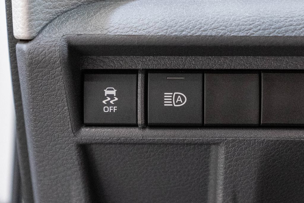 Certified 2024 Toyota Sienna XLE AWD/4WD image 23