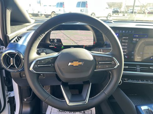 New 2026 Chevrolet Equinox EV LT AWD/4WD image 18