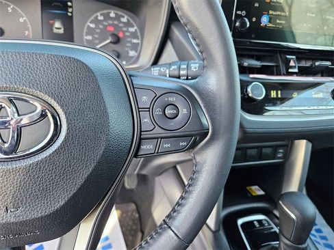 Certified 2023 Toyota Corolla Cross LE image 14