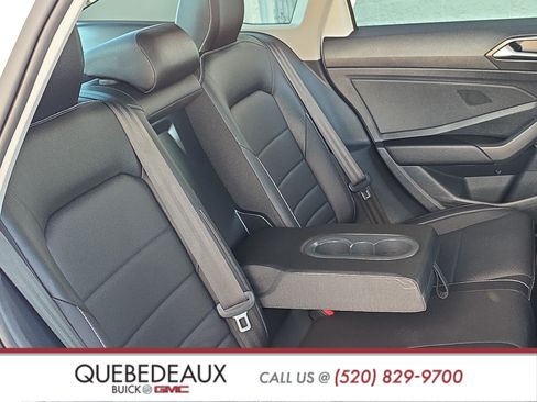 Used 2024 Volkswagen Jetta SE w/ Panoramic Sunroof Package FWD image 26