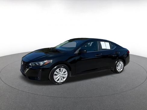 Used 2025 Nissan Sentra S image 8