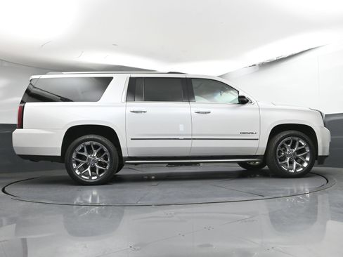 Used 2018 GMC Yukon XL Denali w/ Open Road Package AWD/4WD image 37
