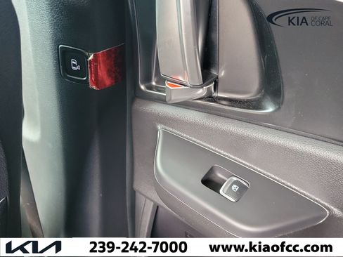 Certified 2025 Kia Carnival SX Prestige FWD image 15