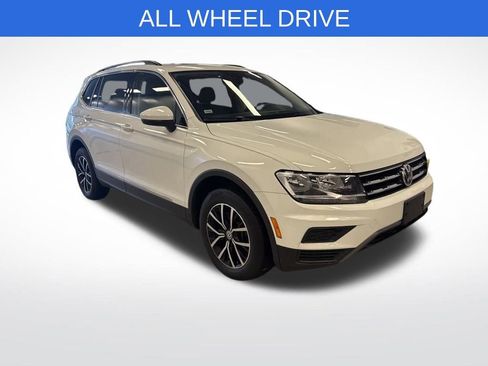 Used 2021 Volkswagen Tiguan SE w/ Panoramic Sunroof Package image 7