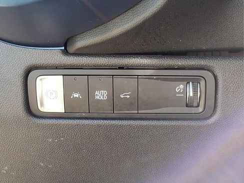 Used 2024 Chevrolet Equinox EV LT FWD image 17
