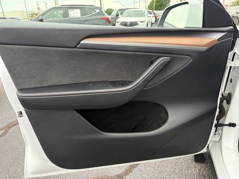 Used 2023 Tesla Model Y Long Range AWD/4WD image 13