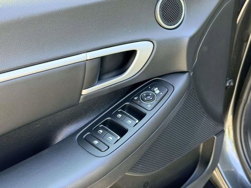Used 2025 Hyundai Sonata SEL FWD image 18