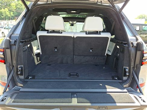 Used 2024 BMW X7 xDrive40i w/ M Sport Package AWD/4WD image 27
