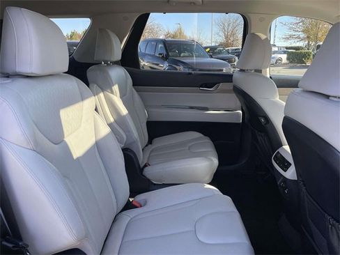 Used 2021 Hyundai Palisade SEL w/ Premium Package image 17