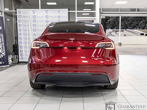 Used 2024 Tesla Model Y Long Range AWD/4WD image 14
