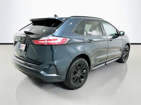 Used 2022 Ford Edge SE w/ Black Appearance Package image 7
