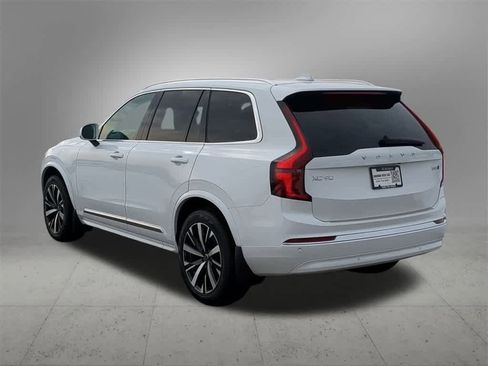 Certified 2025 Volvo XC90 B5 Core w/ Protection Package Premier image 4