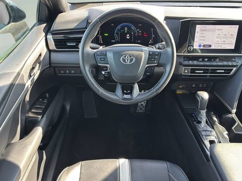 Used 2025 Toyota Camry SE FWD image 15