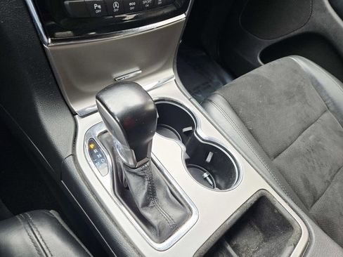 Used 2020 Jeep Grand Cherokee Altitude image 31