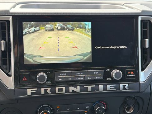 Used 2025 Nissan Frontier SV RWD image 25