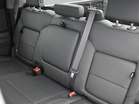 Used 2024 GMC Sierra 1500 SLT w/ X31 Off-Road Package image 31