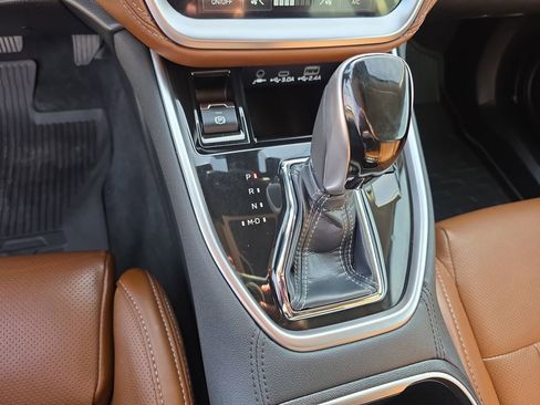 Used 2023 Subaru Outback Touring image 31