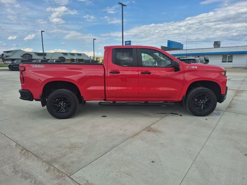 Used 2020 Chevrolet Silverado 1500 Custom Trail Boss w/ Custom Convenience Package AWD/4WD image 6