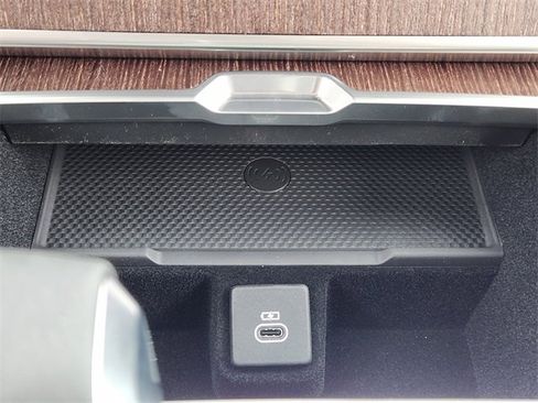 New 2025 Land Rover Range Rover SE image 13