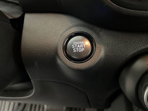 Used 2025 Hyundai Venue SEL FWD image 46