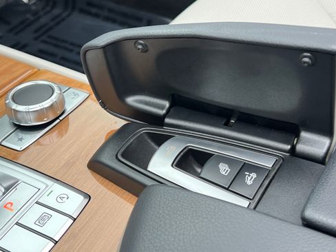 Used 2019 Mercedes-Benz SL 550 SL 550 image 31