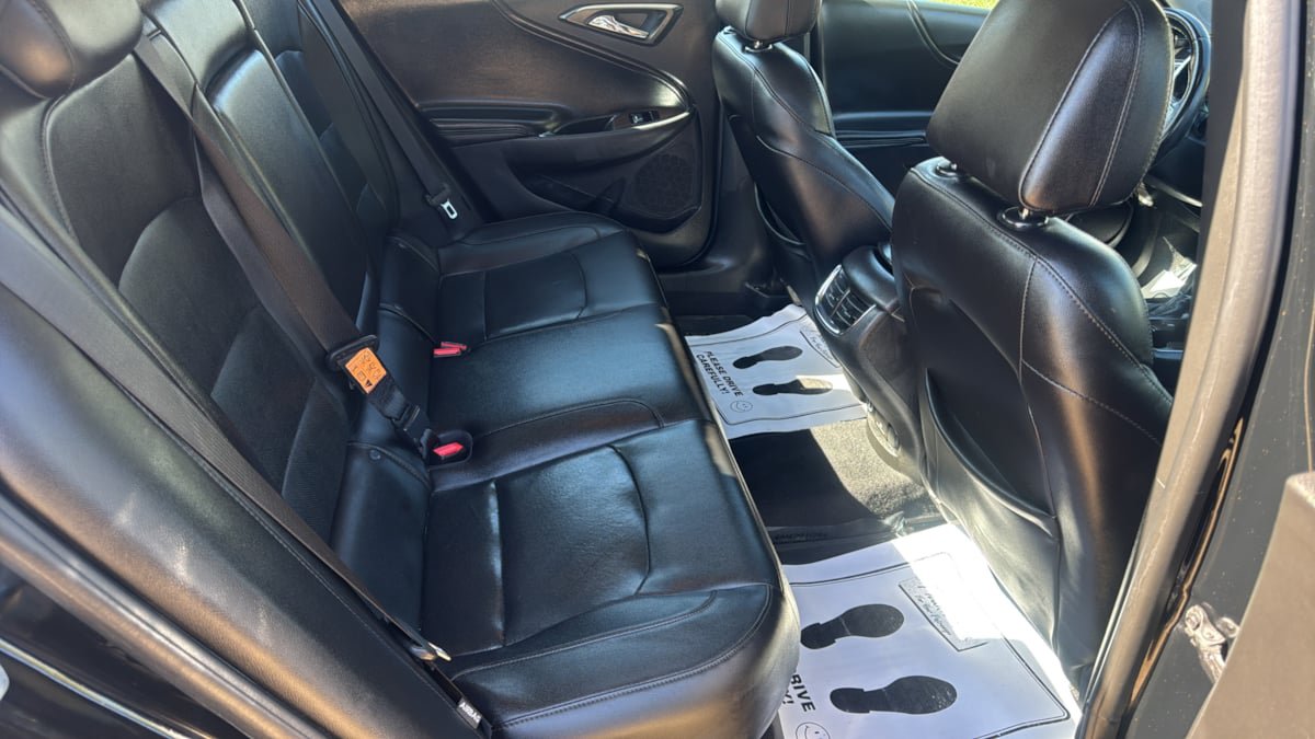 Used 2017 Chevrolet Malibu Premier w/ Premier Sun and Wheel Package FWD image 18