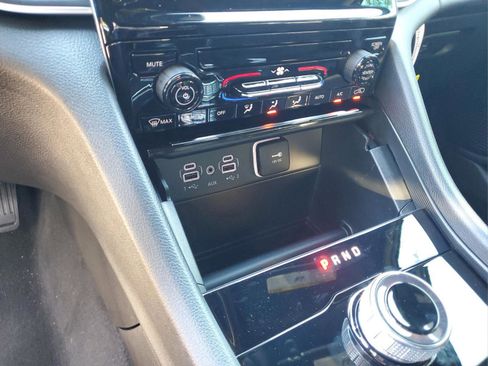 New 2025 Jeep Grand Cherokee Laredo X image 24