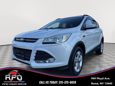 Used 2016 Ford Escape SE w/ Equipment Group 201A image 1