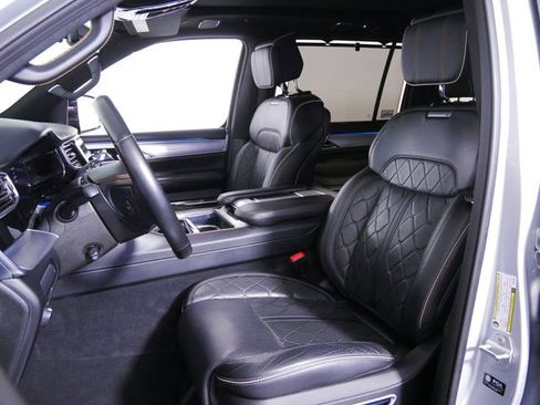 Certified 2023 Jeep Grand Wagoneer Series III w/ HD Trailer Tow Package AWD/4WD image 22