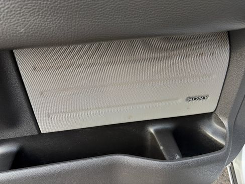 Used 2014 Ford F150 Platinum image 25