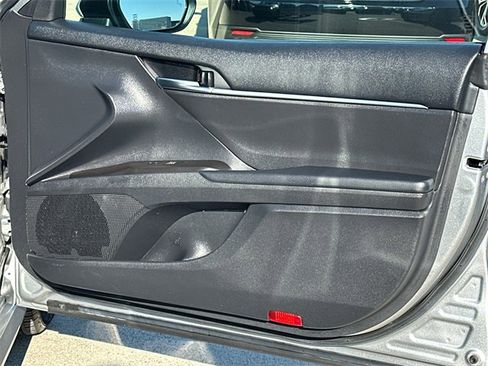 Used 2021 Toyota Camry LE image 11