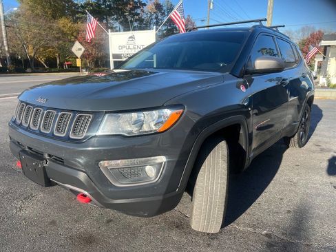 Used 2018 Jeep Compass Trailhawk w/ Leather Interior Group image 3