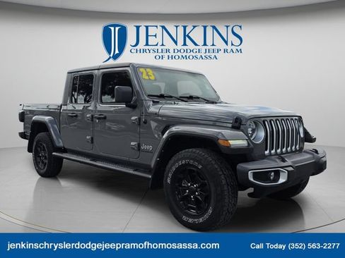 Used 2023 Jeep Gladiator Overland w/ LED Lighting Group AWD/4WD image 1