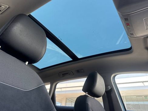 Certified 2026 Volkswagen Taos SE FWD image 17