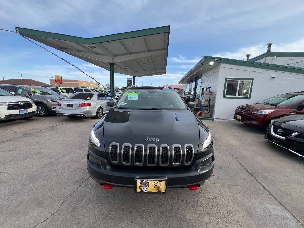 Used 2014 Jeep Cherokee Trailhawk w/ Leather Interior Group AWD/4WD image 2