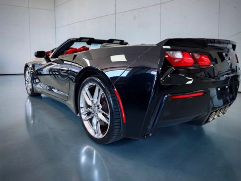 Used 2016 Chevrolet Corvette Stingray Convertible w/ 2LT Preferred Equipment Group RWD image 4