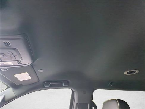 Used 2023 Chevrolet Suburban Premier RWD image 16