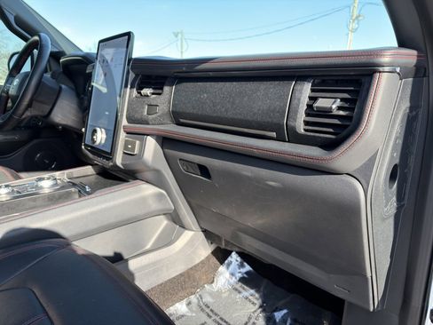 Used 2022 Ford Expedition Limited image 45