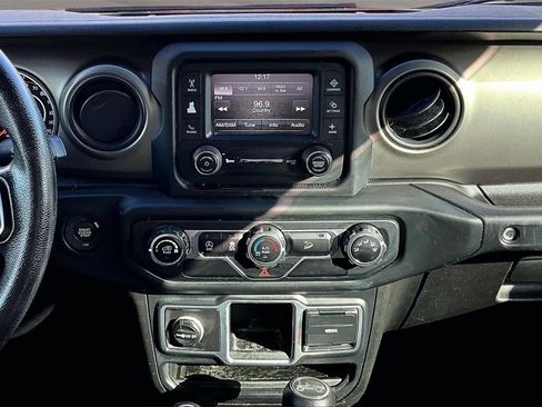 Used 2018 Jeep Wrangler Unlimited Sport image 6