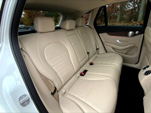 Used 2020 Mercedes-Benz GLC 300 4MATIC image 20