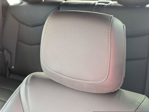 New 2026 Cadillac XT5 Luxury image 13