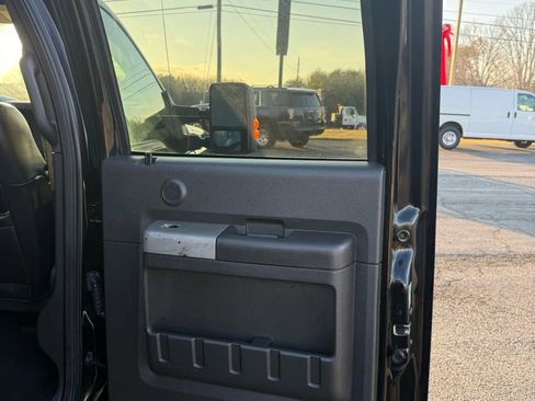 Used 2016 Ford F250 Lariat w/ Lariat Ultimate Package AWD/4WD image 42