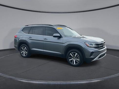 Used 2022 Volkswagen Atlas SE FWD image 2